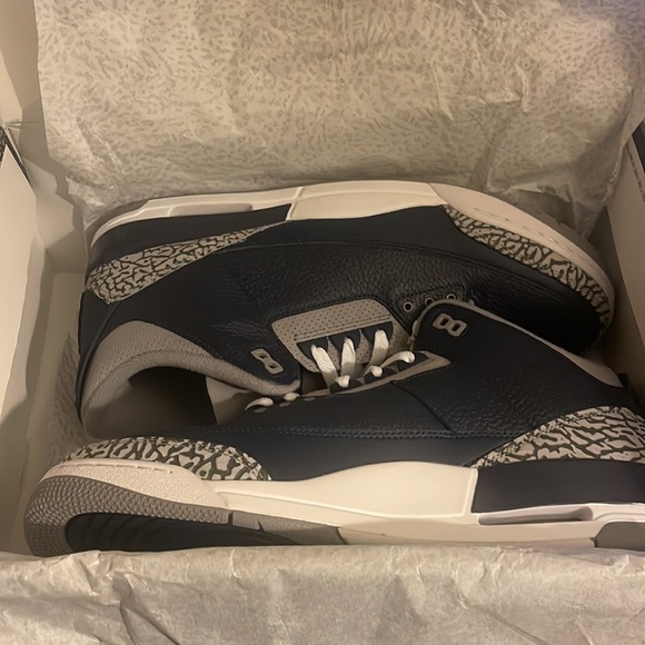 Jordan George Town 3s - Picture 4 of 5